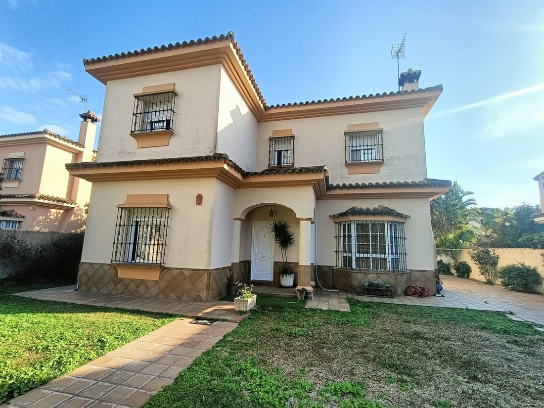 Chalet in Chiclana de la Frontera, Andalusia, Spain 1 - 17280066