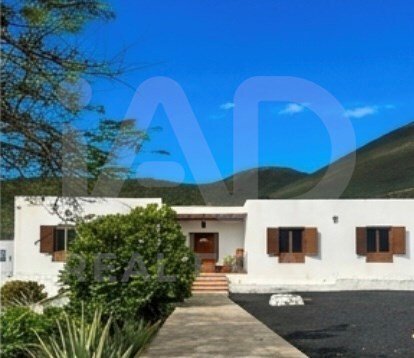 Chalet in Haria, Canary Islands, Spain 1 - 17141304