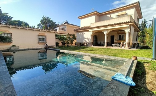 Chalet in Chiclana de la Frontera, Andalusia, Spain 1