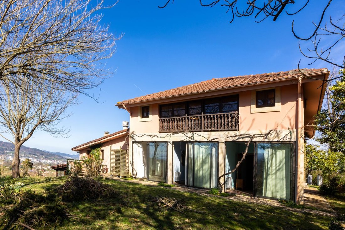 Chalet in Oviedo, Asturias, Spain 1 - 17463955