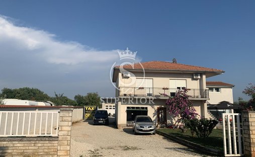 Maison à Mjesni odbor Busoler, Grad Pula, Istrie 1