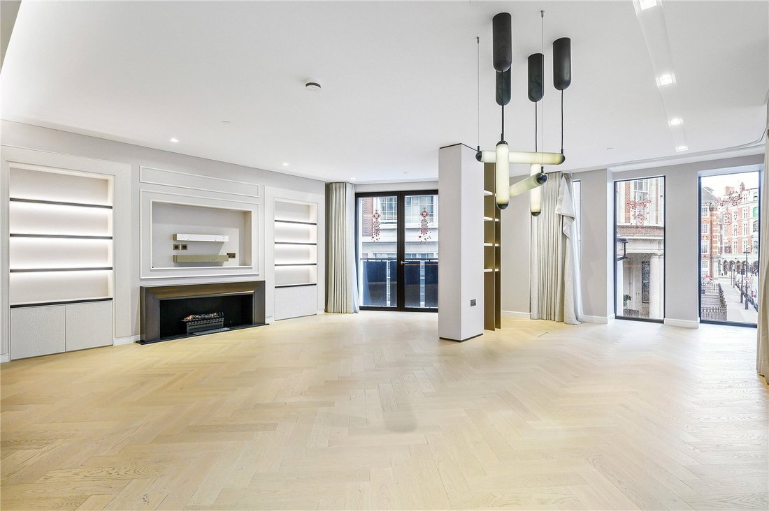 Apartment in WC2, Westminster, England 3 - 17464808