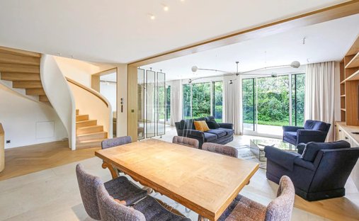 Apartment in Saint James-Delabordère, Neuilly-sur-Seine, France 1
