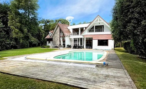Villa in Zone Industrielle-Forêt, Le Touquet-Paris-Plage, France 1