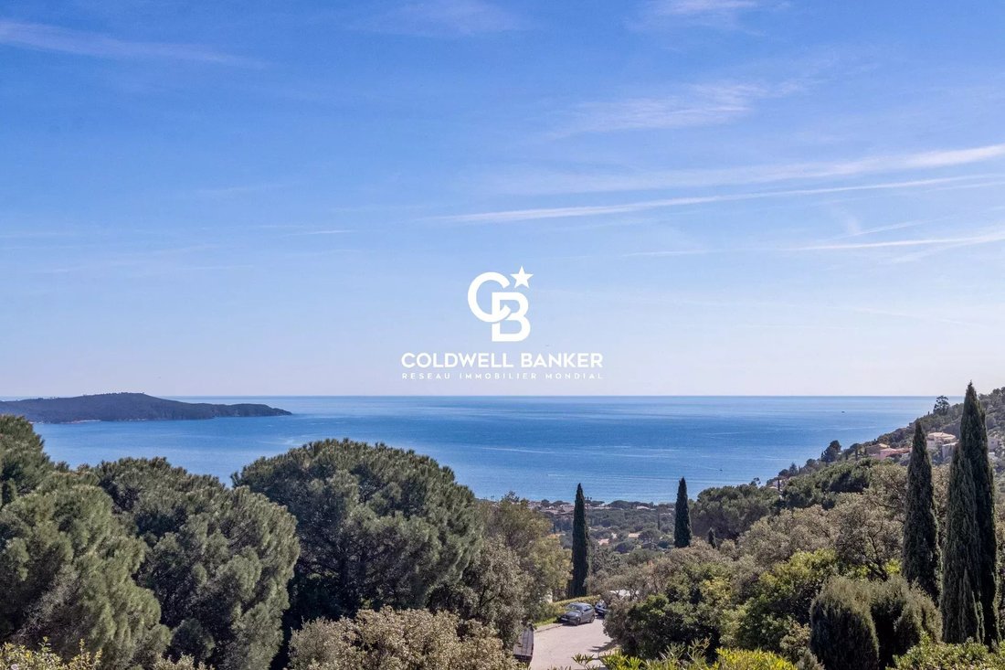 Villa in Nord, Cavalaire-sur-Mer, France 1 - 17465181