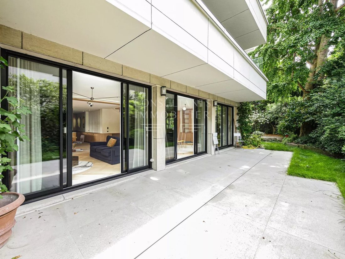 Apartment in Saint James-Delabordère, Neuilly-sur-Seine, France 2 - 17464535