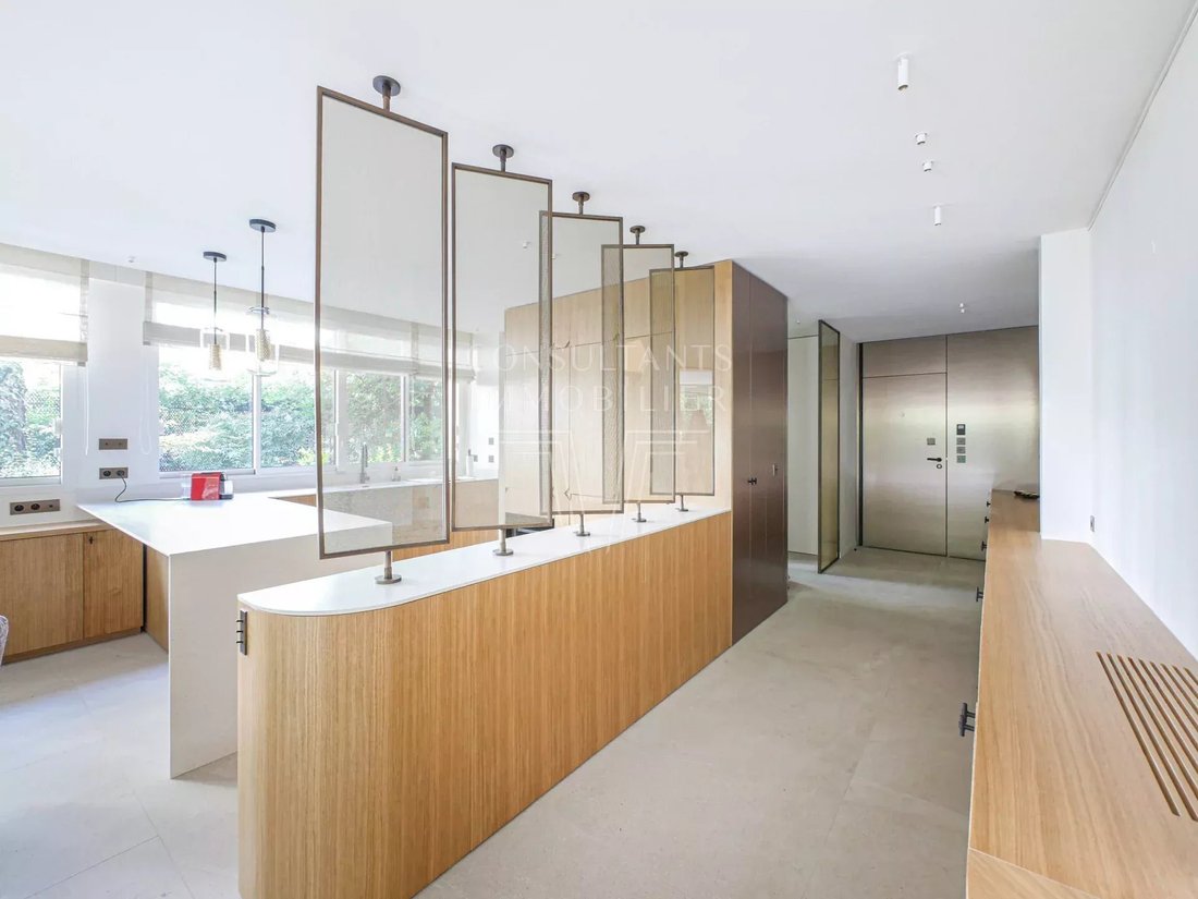 Apartment in Saint James-Delabordère, Neuilly-sur-Seine, France 4 - 17464535