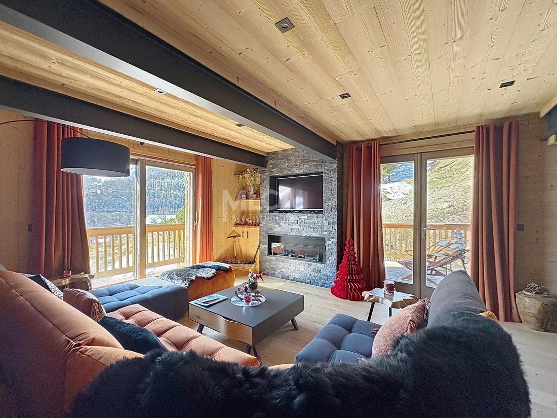 Chalet in Saint-Etienne-de-Tinée, Provence-Alpes-Côte d'Azur, France 2 - 17465052