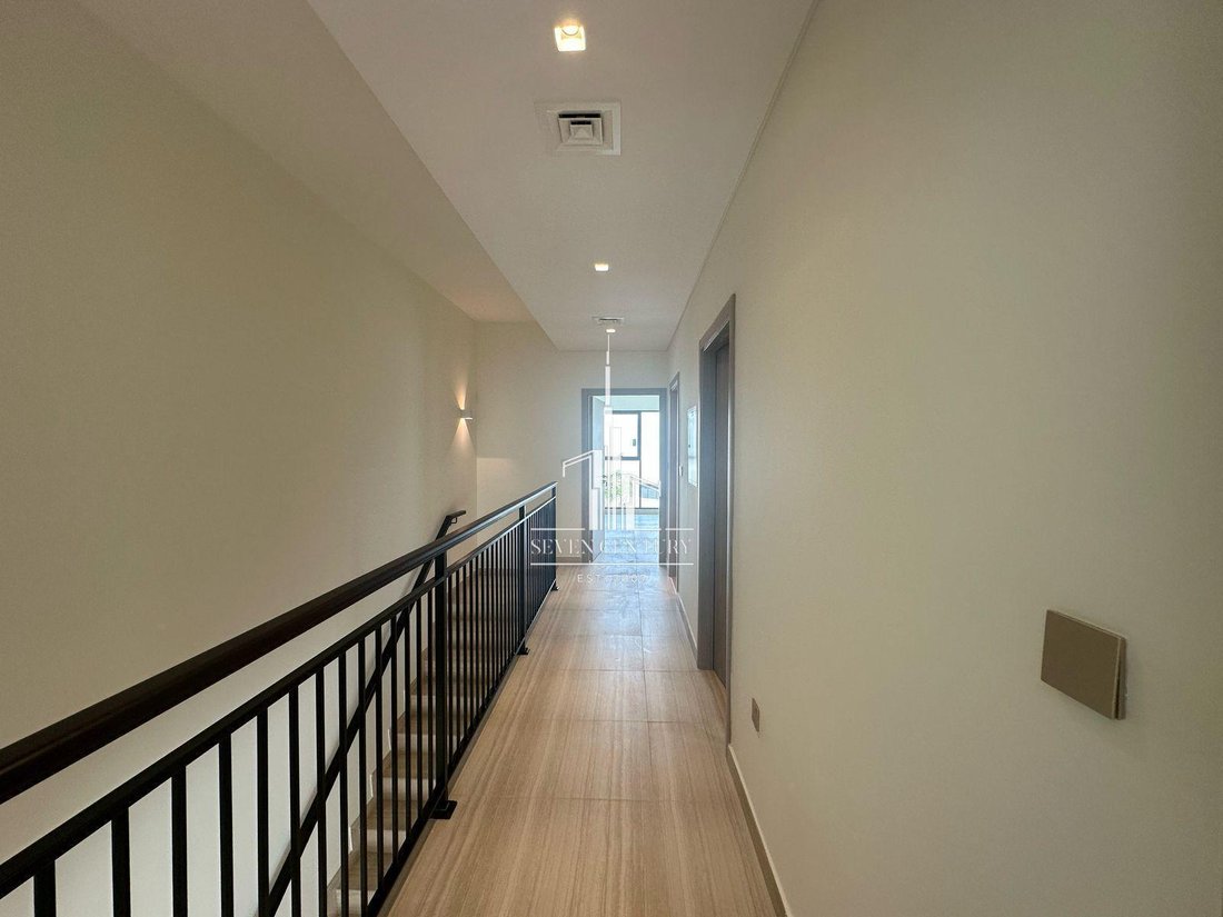 Townhouse in Damac Hills, Dubai, United Arab Emirates 5 - 17464966