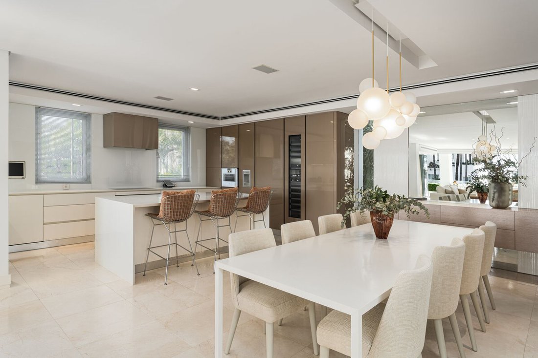 Villa in Golden Mile, Andalusia, Spain 5 - 17467800