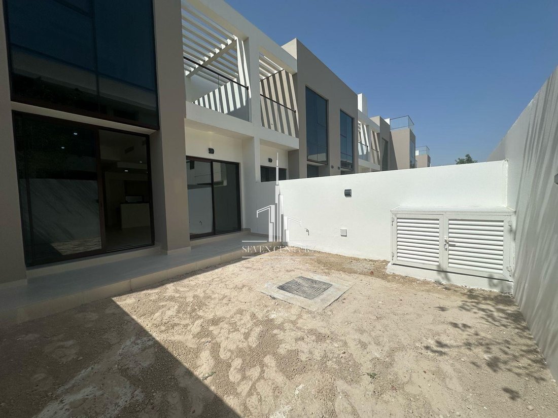 Townhouse in Damac Hills, Dubai, United Arab Emirates 4 - 17464966