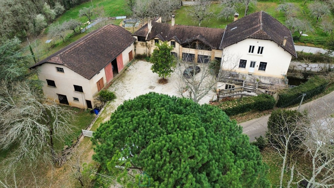 Estate in Cazals, Occitania, France 1 - 17402380