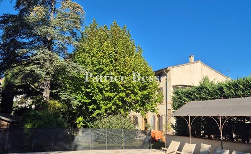 House in Comtale-Cente-Cours Mirabeau, Aix-en-Provence, France 1