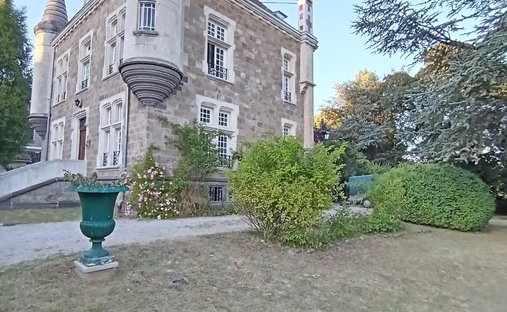 Villa in Saint-Bonnet-le-Chateau, Auvergne-Rhône-Alpes, France 1