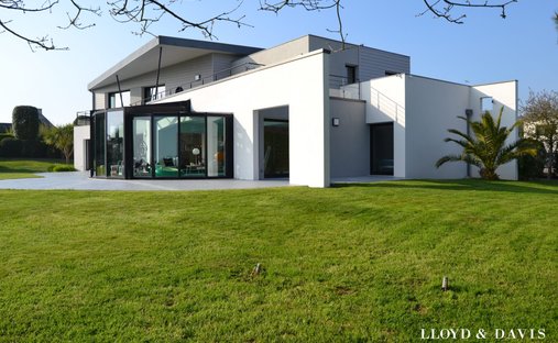 House in Beuzec Conq-Lochrist-Parc-Menez, Concarneau, France 1