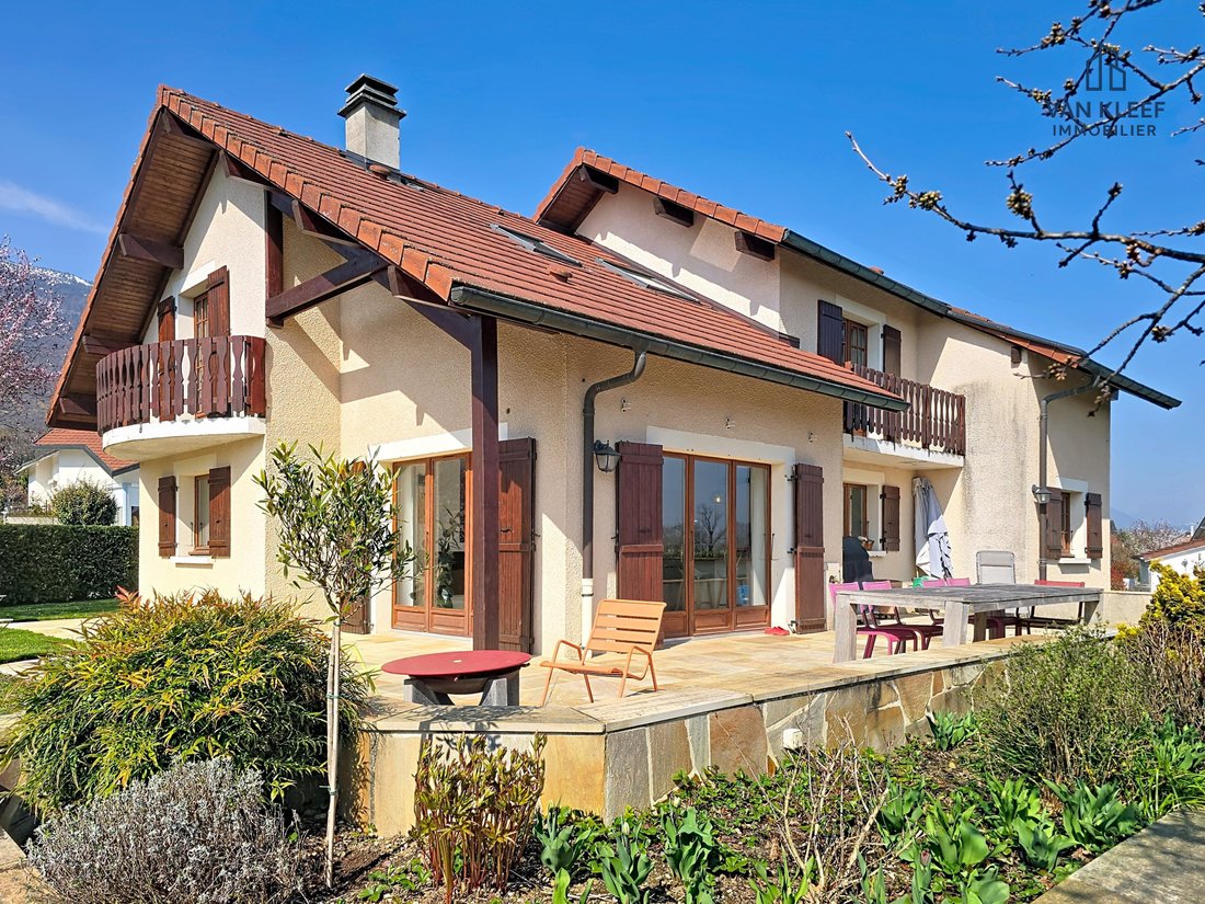 Villa in Thoiry, Auvergne-Rhône-Alpes, France 1 - 17467297