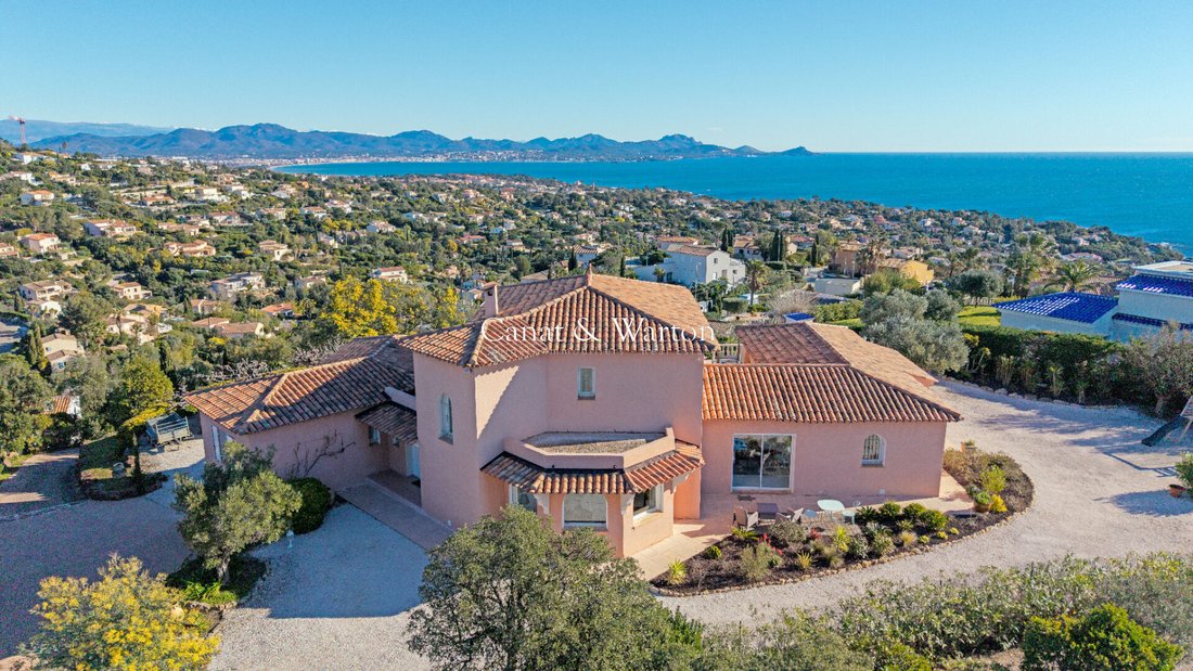 Villa in Les Issambres, Roquebrune-sur-Argens, France 1 - 17465246