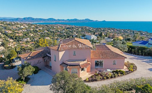 Villa in Les Issambres, Roquebrune-sur-Argens, France 1