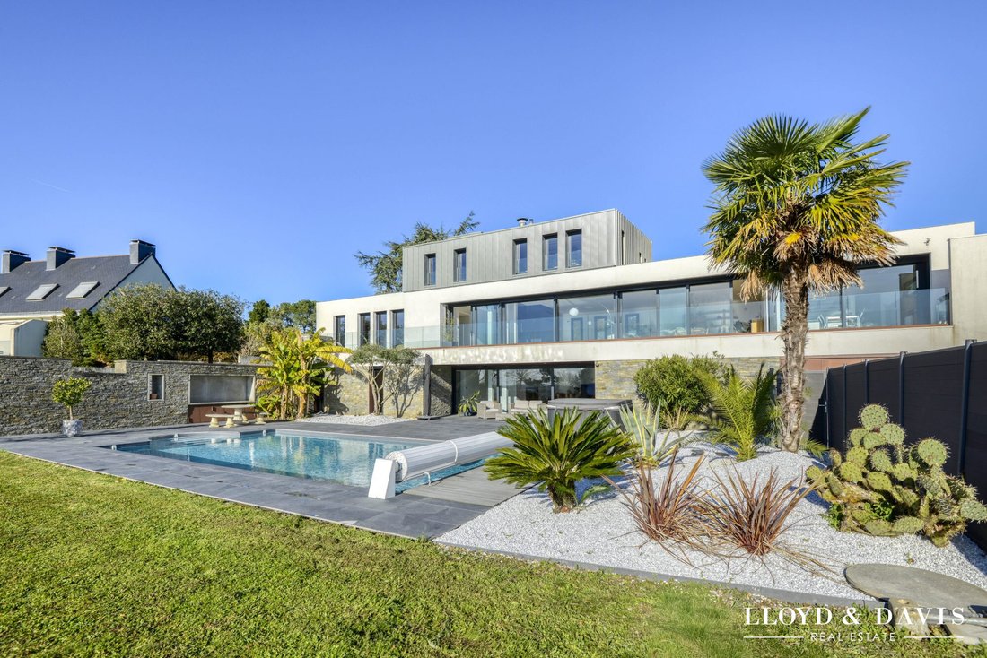House in Mauves-sur-Loire, Pays de la Loire, France 1 - 17468705