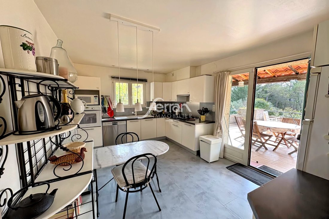 Villa in Callas, Provence-Alpes-Côte d'Azur, France 3 - 16823265