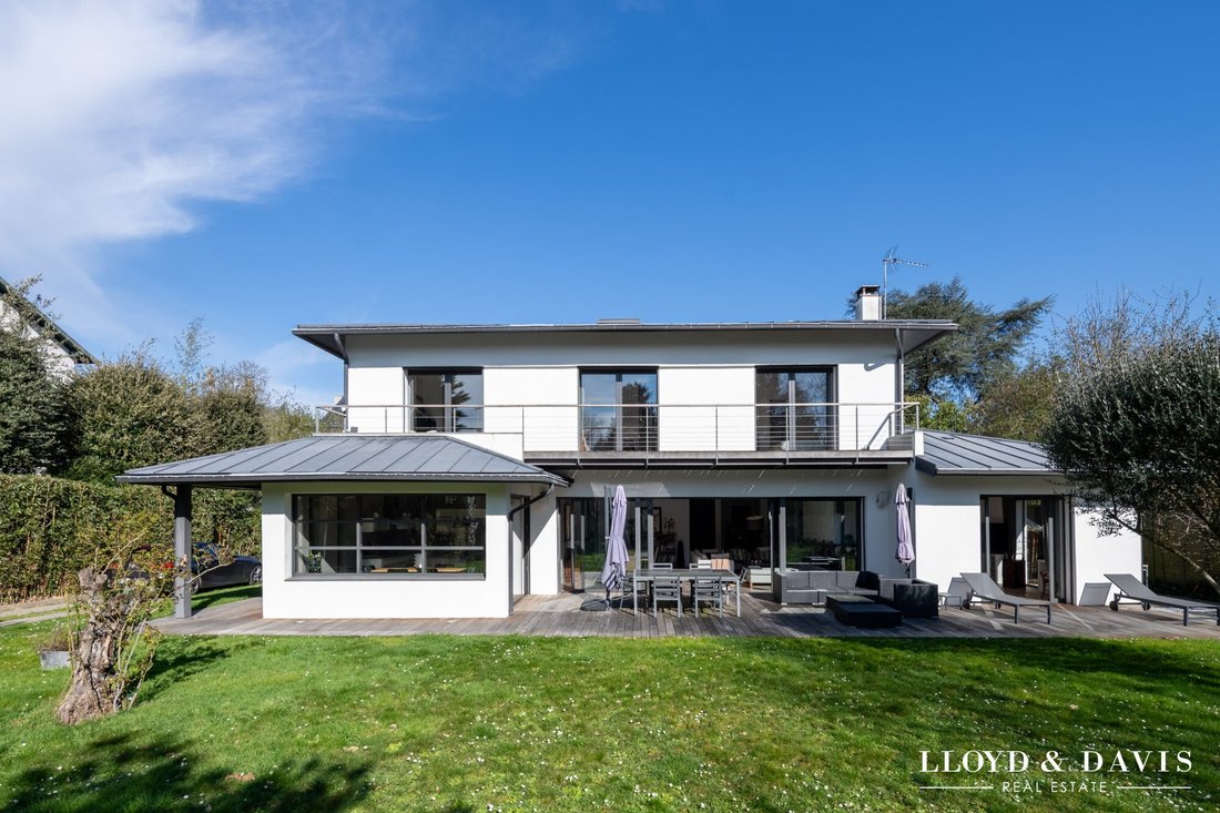 House in Bourg-La Feuillaume Nord, La Celle-Saint-Cloud, France 1 - 17468714