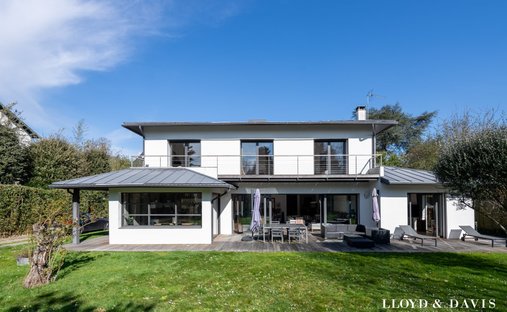 House in Bourg-La Feuillaume Nord, La Celle-Saint-Cloud, France 1