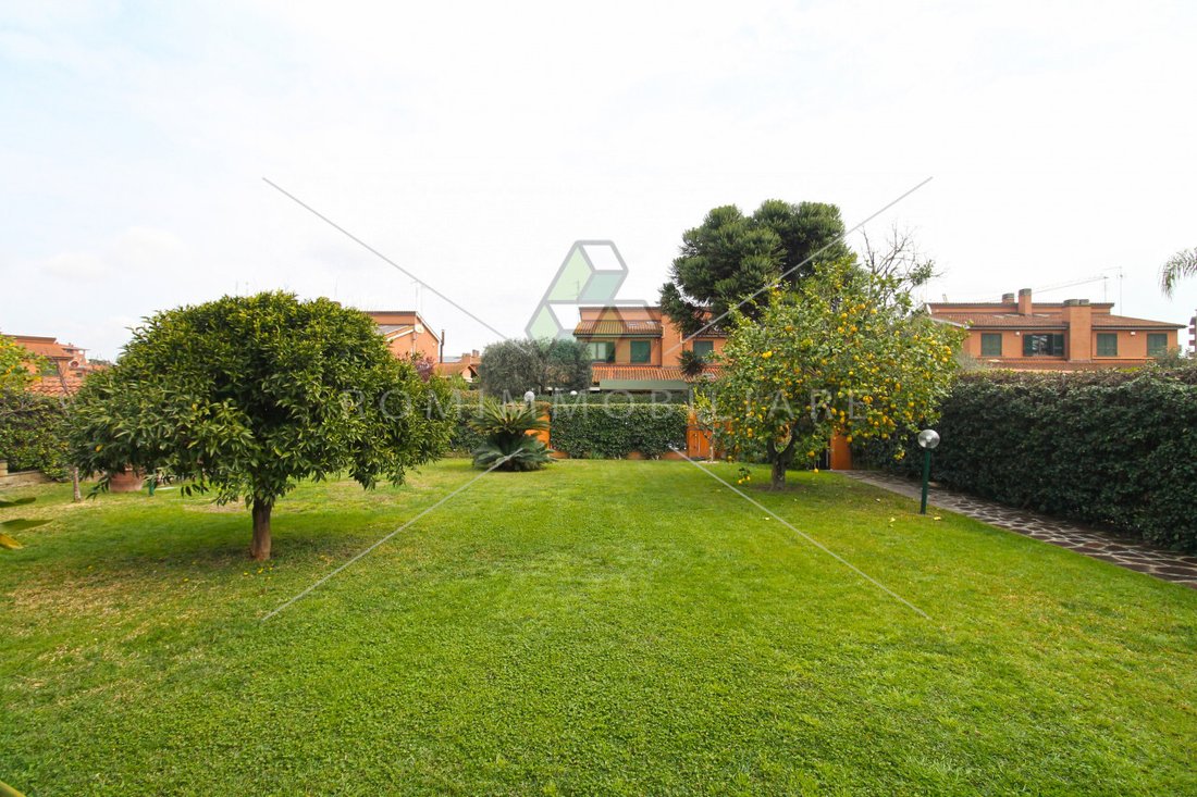 Villa in Infernetto, Rome, Lazio 4 - 17467807