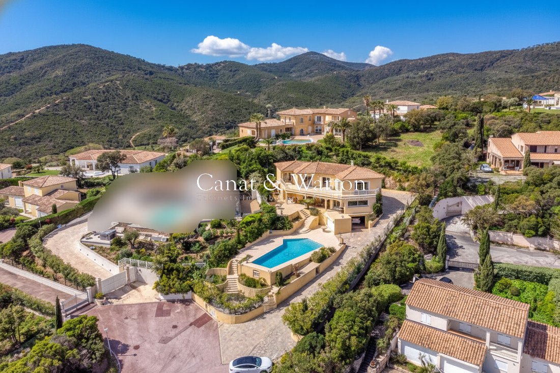 Villa in Les Issambres, Roquebrune-sur-Argens, France 1 - 17465253