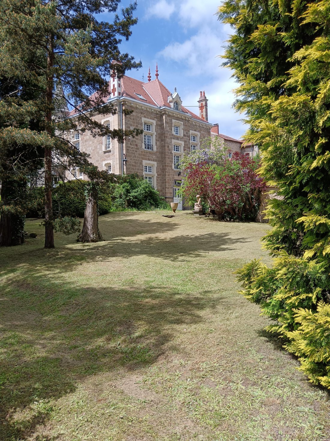 Villa in Saint-Bonnet-le-Chateau, Auvergne-Rhône-Alpes, France 2 - 17467271
