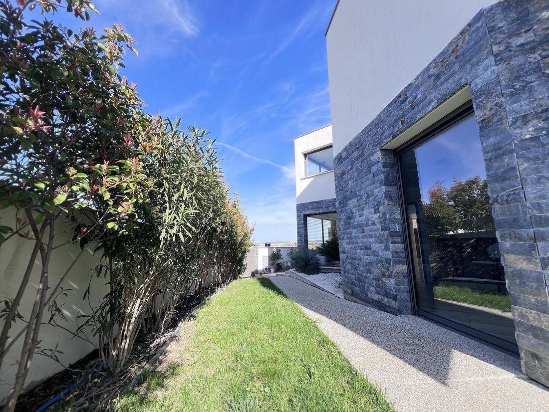 Villa in Montarnaud, Occitania, France 2 - 17467290