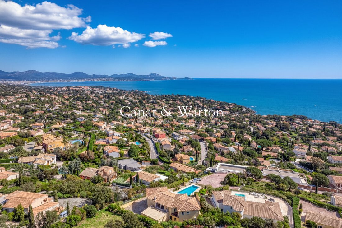 Villa in Les Issambres, Roquebrune-sur-Argens, France 2 - 17465253