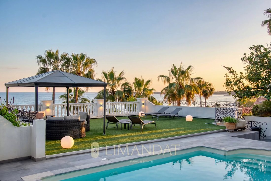 Villa in Cannes, Provence-Alpes-Côte d'Azur, France 1 - 17064005