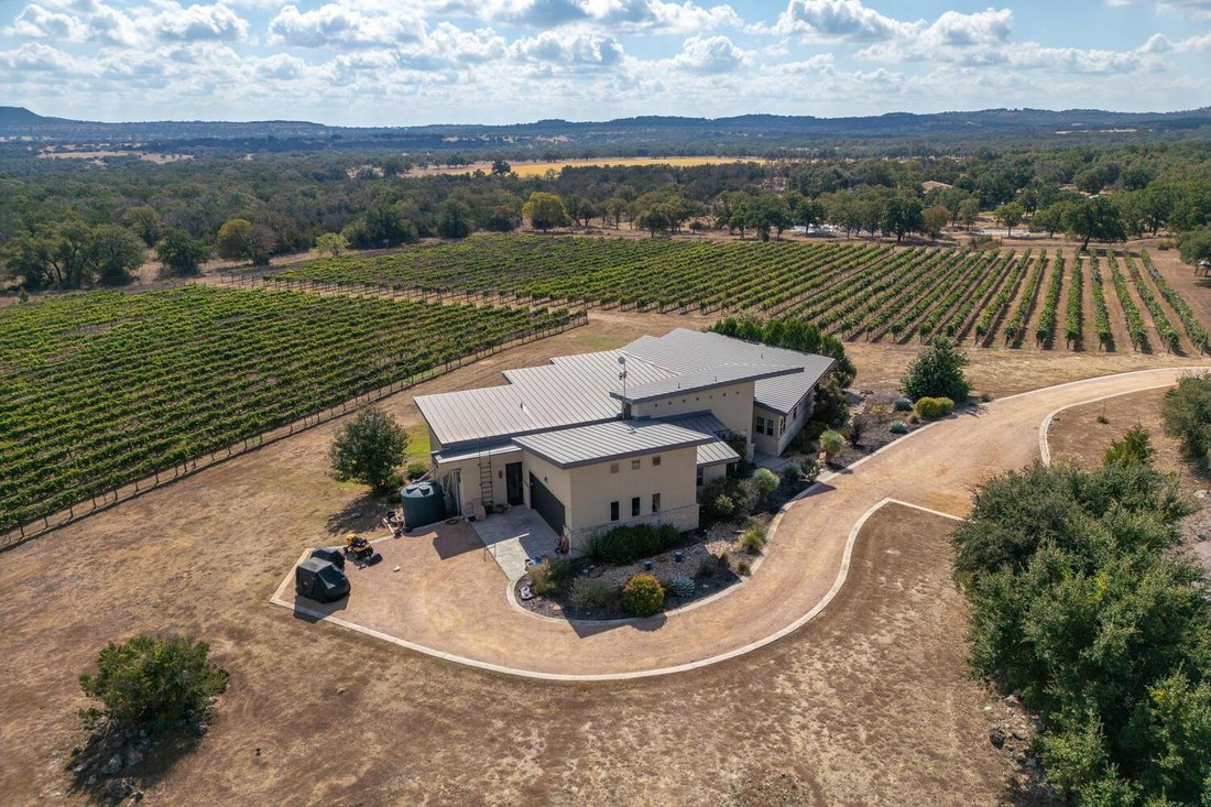 House in Round Mountain, Texas, United States 3 - 17466464