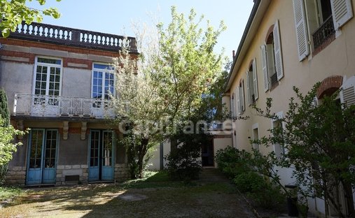 House in Chalon-sur-Saone, Bourgogne – Franche-Comté, France 1