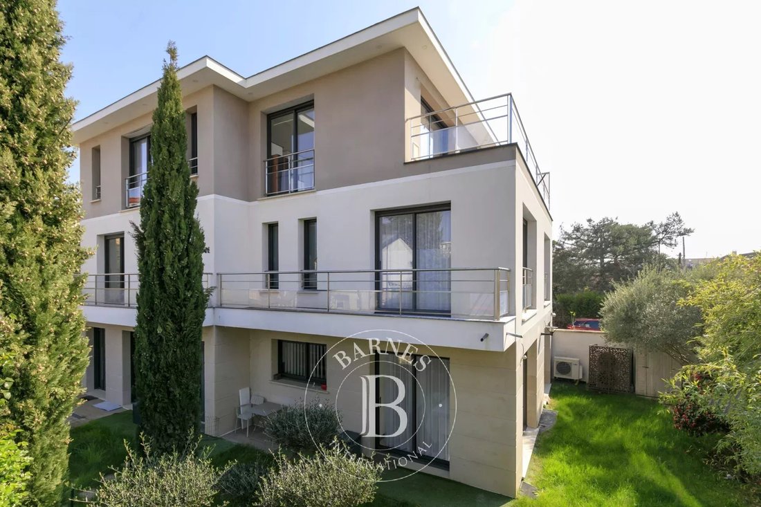 Villa in Chatou, Ile-de-France, France 1 - 14998377