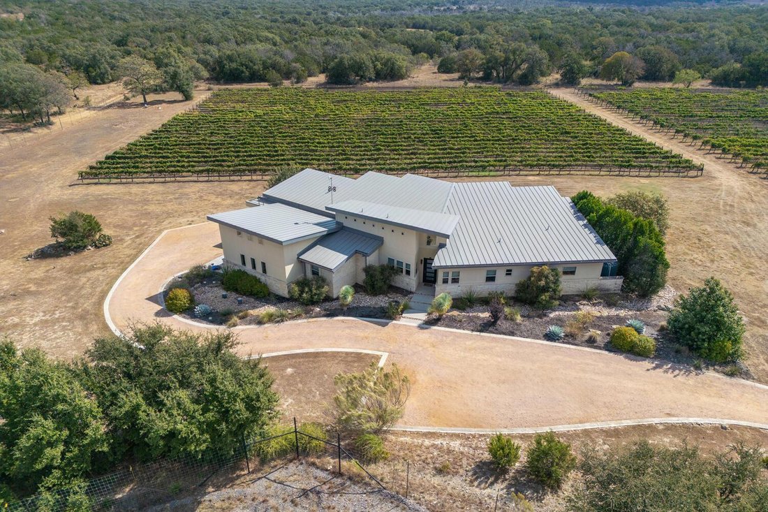 House in Round Mountain, Texas, United States 4 - 17466464