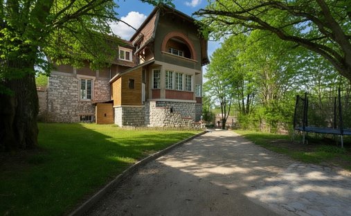 House in Moret-Loing-et-Orvanne, Ile-de-France, France 1