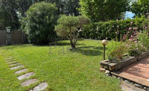 Villa à Centre, Massa, Italie 1