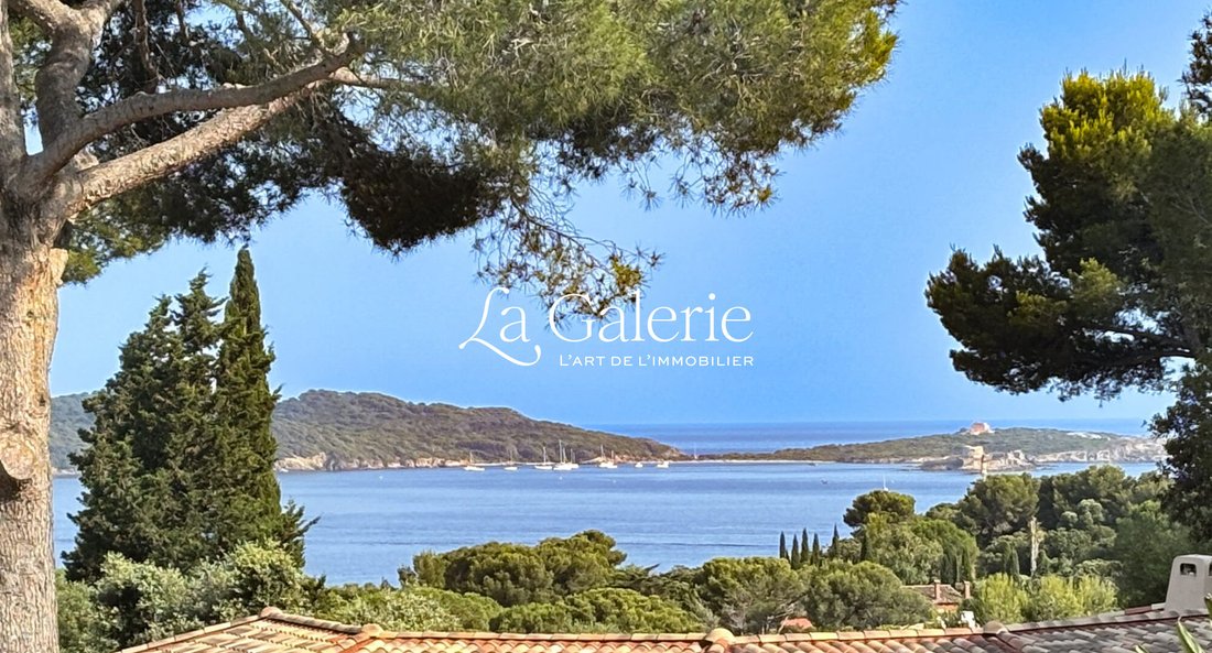 Villa in Hyeres, Provence-Alpes-Côte d'Azur, France 2 - 17460799