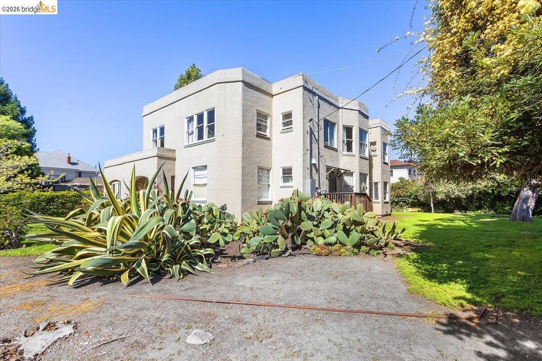 Oakland, California, United States 4 - 17466280