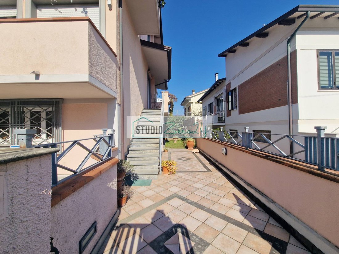 House in Lido di Camaiore, Camaiore, Tuscany 5 - 17468257