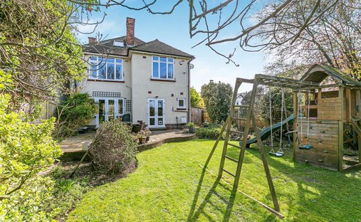 Haus in Norbiton, Royal Borough of Kingston upon Thames, England 1