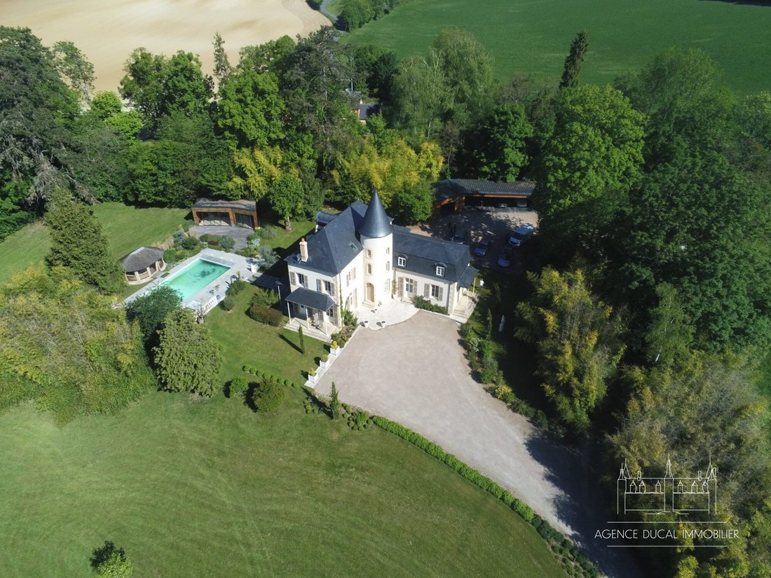 Estate in Sichamps, Bourgogne – Franche-Comté, France 4 - 16643429
