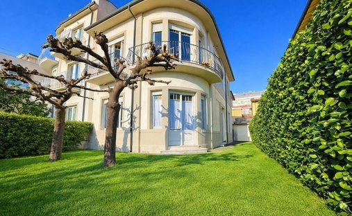 Villa in Camaiore, Tuscany, Italy 1