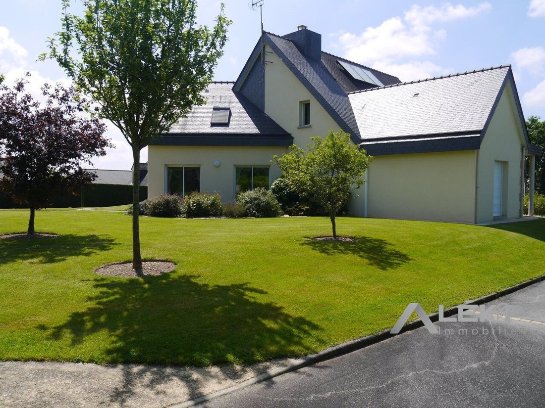 House in Saint-Nicolas-de-Redon, Pays de la Loire, France 2 - 17468637