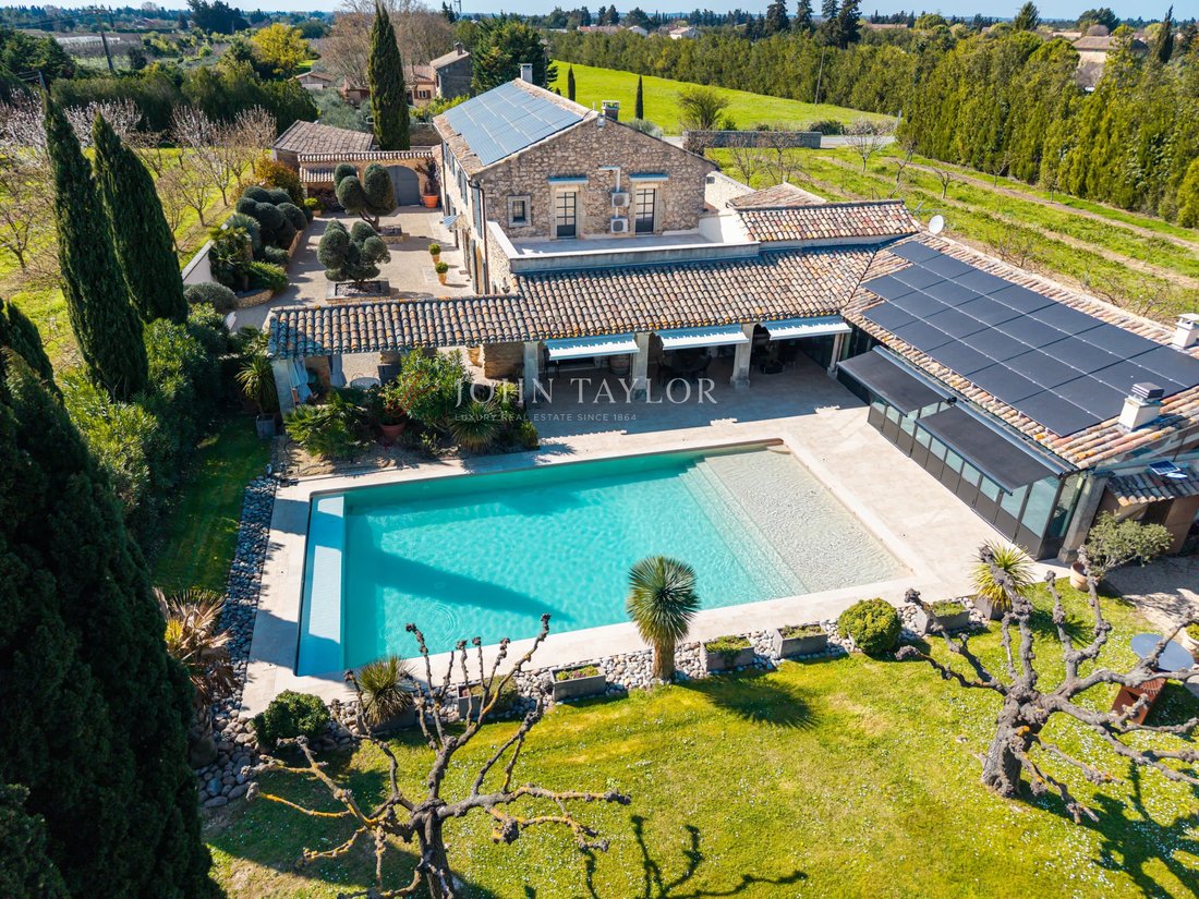 Country House in Robion, Provence-Alpes-Côte d'Azur, France 4 - 17467669