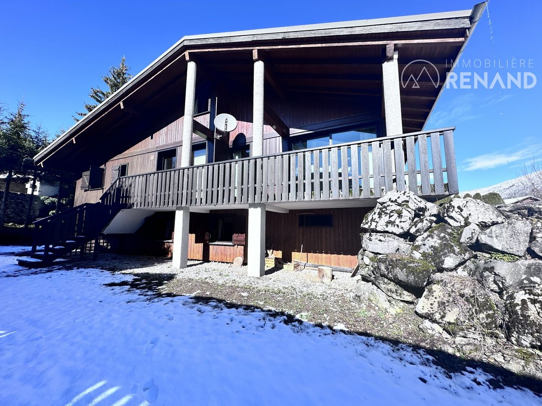 Chalet in Arâches-la-Frasse, Auvergne-Rhône-Alpes, France 1 - 17468577
