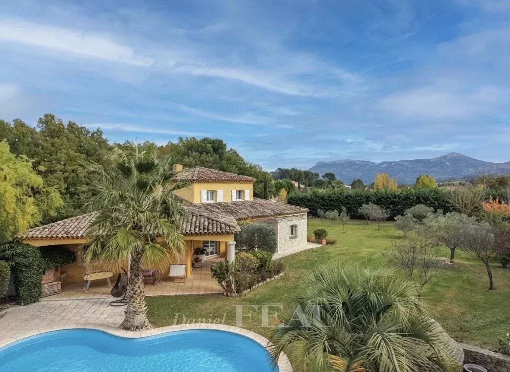 House in Trets, Provence-Alpes-Côte d'Azur, France 1 - 17465192