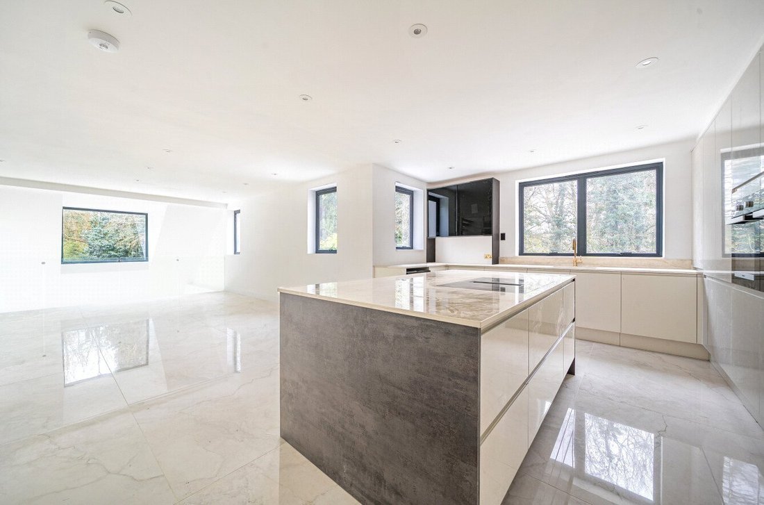 House in Barnet, England 4 - 17466631