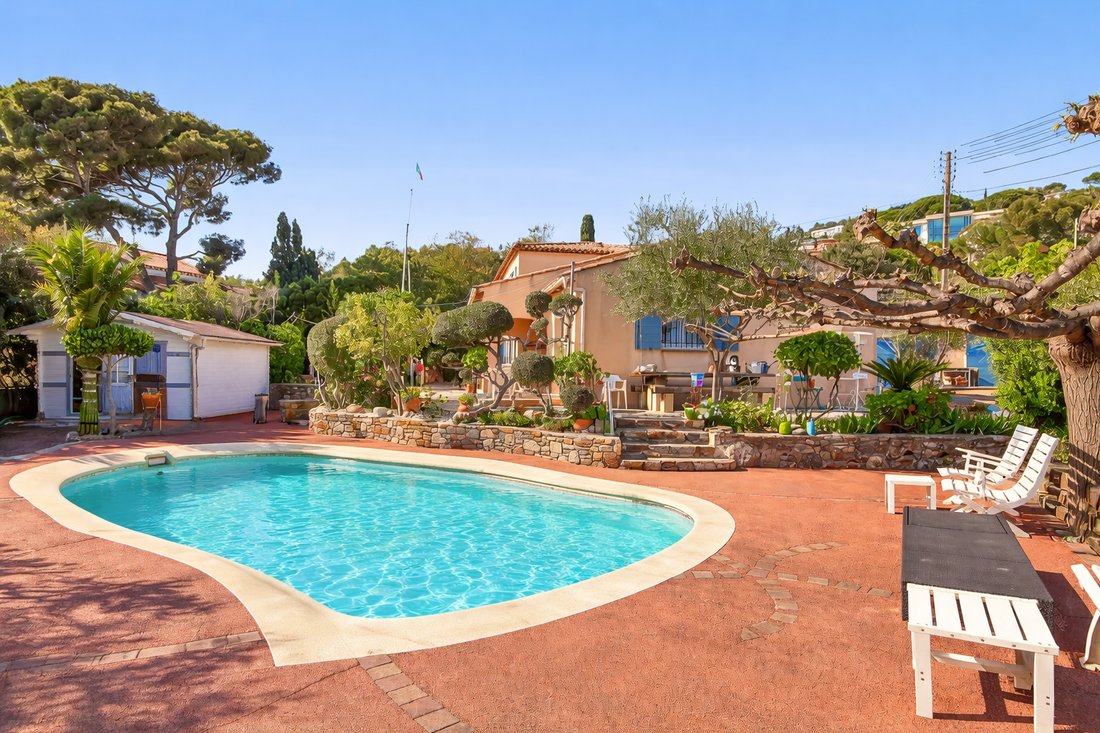 House in Les Issambres, Roquebrune-sur-Argens, France 1 - 17464574